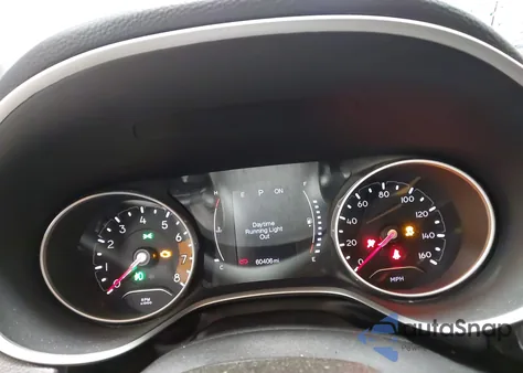 2019 Jeep Compass Latitude 4X4 z USA, uszkodzony, nr VIN 3C4NJDBBXKT813490